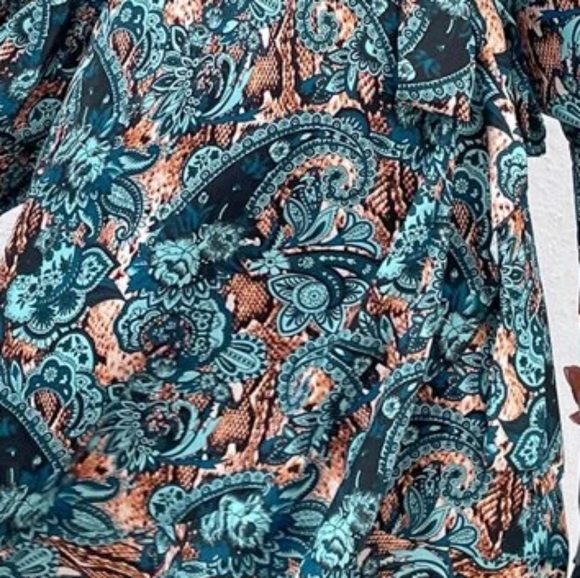 Gorgeous Paisley Print Bishop Tie Side Wrap - Picture 7 of 7